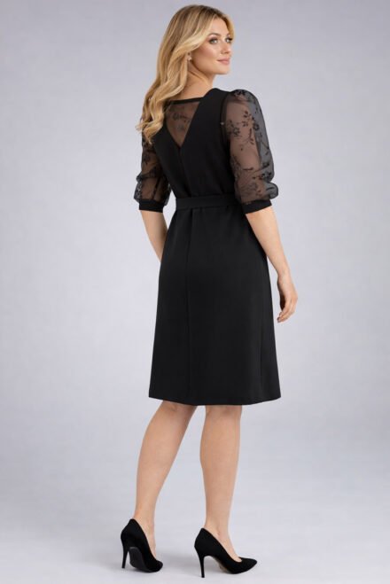Juoda elegantiška ir puošni suknelė moterims iš nugaros