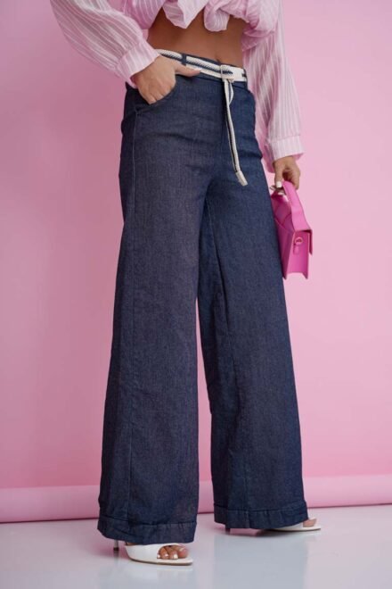 Laisvalaikio plačios kelnės moterims. Šonas