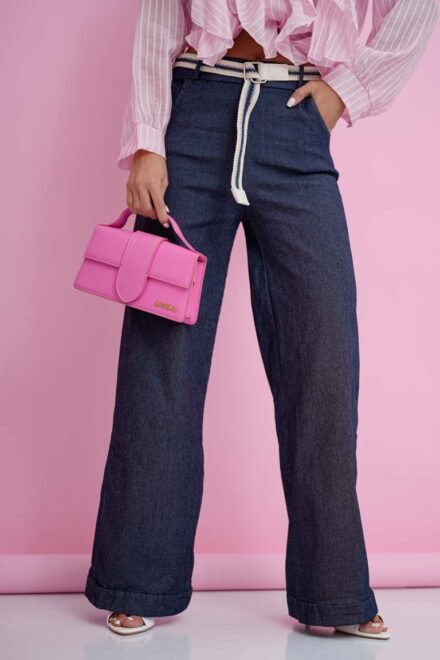 Laisvalaikio plačios kelnės moterims. Priekis