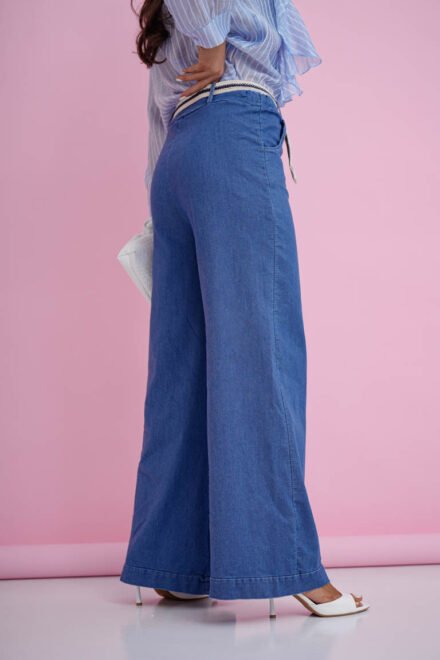 Laisvalaikio plačios kelnės moterims žydros. Šonas