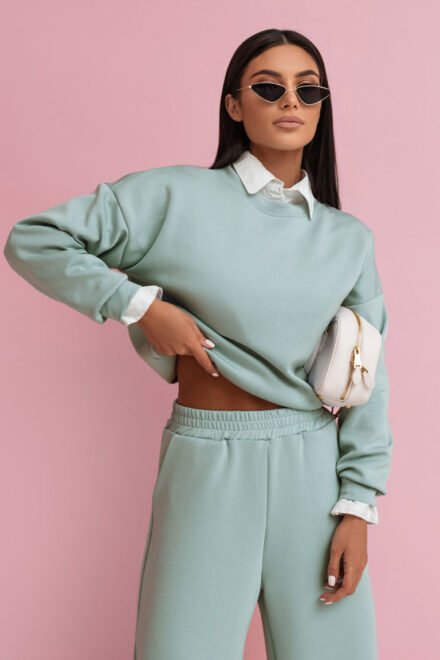 Laisvalaikio kostiumėlis moterims Julita mėtinis. Preikis