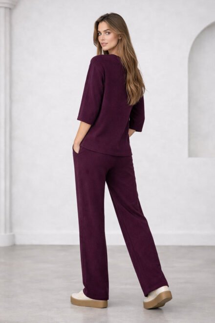 Lietuviški kostiumėliai moterims Kotryna burgundiškas. Nugara