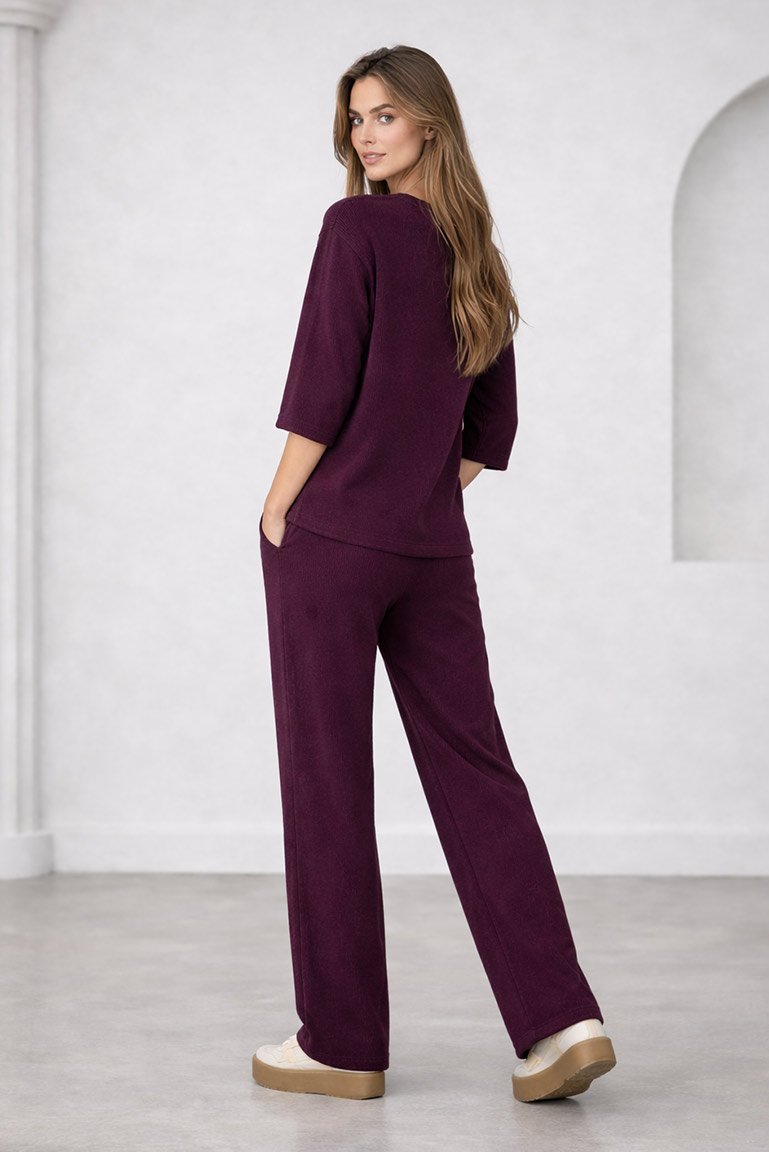 Lietuviški kostiumėliai moterims Kotryna burgundiškas. Nugara