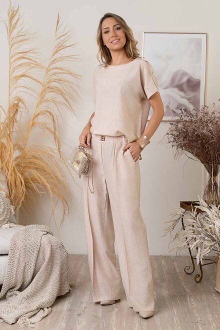 Vasarinis laisvalaikio kostiumėlis moterims Vakarė kreminis. Pirmoji