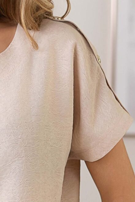 Vasarinis laisvalaikio kostiumėlis moterims Vakarė kreminis. detalė