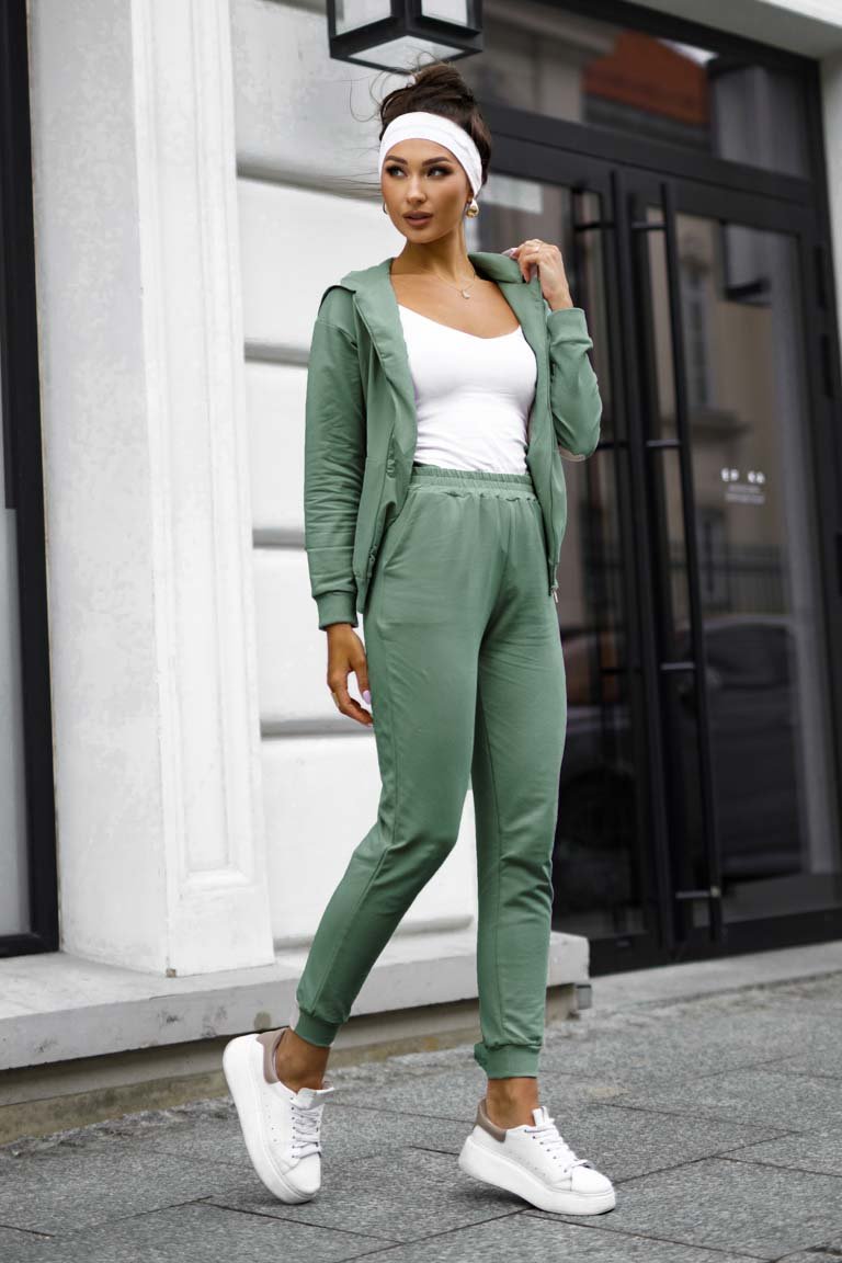 Laisvalaikio kostiumėlis moterims Airinė mėtinė. Šonu