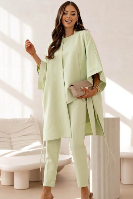 Stilingas užmestukas moterims Lilija pistacijų. kaip kostiumas