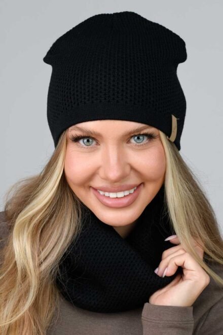 Kepurė su mova Sniegė juoda