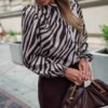 Palaidinė moterims Beatričė ruda. Arti